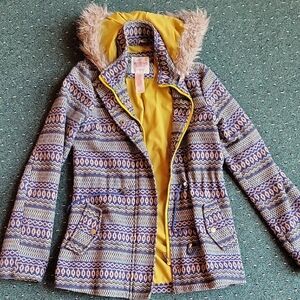 Patterned Hooded Jacket with Faux Fur Trim